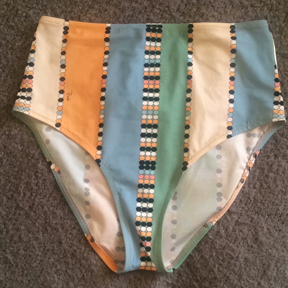 Emilio Pucci swim bottom size 40 $240
